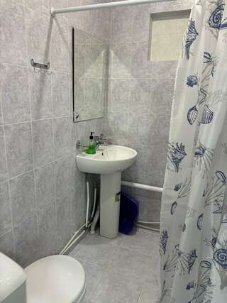 Гостиница Ruzanna Inn Адлер Четырехместный номер с балконом-6