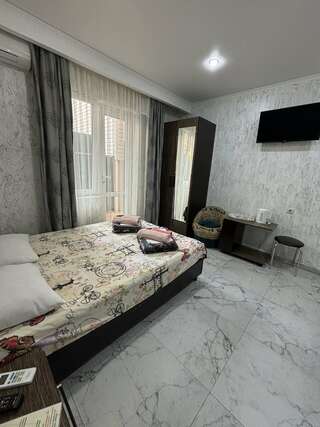 Гостиница Ruzanna Inn Адлер Стандартный трехместный номер-3