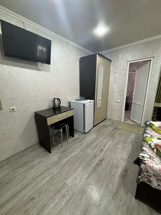 Гостиница Ruzanna Inn Адлер Четырехместный номер с балконом-5